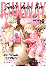Smile down the runway - Vol. 12 - Librerie.coop