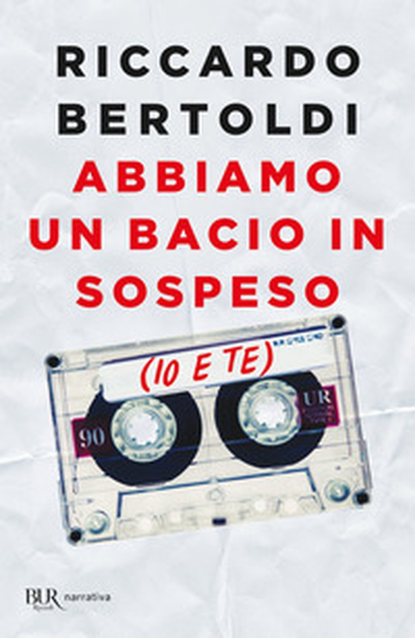 Abbiamo un bacio in sospeso (io e te) - Librerie.coop Abbiamo un bacio in sospeso (io e te) - Librerie.coop