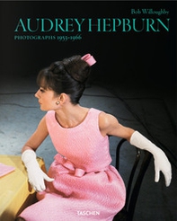 Bob Willoughby. Audrey Hepburn. Photographs 1953-1966. Ediz. inglese, francese, tedesca - Librerie.coop Bob Willoughby. Audrey Hepburn. Photographs 1953-1966. Ediz. inglese, francese, tedesca - Librerie.coop