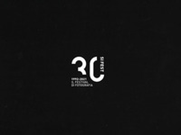 Si Fest 2021. Trent'anni «Si Fest». Il festival di fotografia 1992-2021. Ediz. italiana e inglese - Librerie.coop Si Fest 2021. Trent'anni «Si Fest». Il festival di fotografia 1992-2021. Ediz. italiana e inglese - Librerie.coop