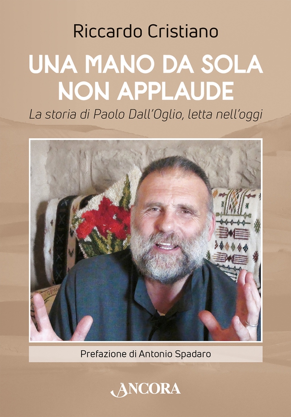 Una mano da sola non applaude - Librerie.coop Una mano da sola non applaude - Librerie.coop