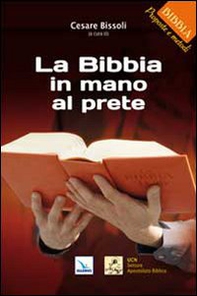 La Bibbia in mano al prete - Librerie.coop