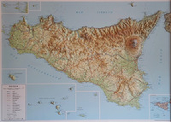 Sicilia 1:350.000 (carta in rilievo con cornice) - Librerie.coop Sicilia 1:350.000 (carta in rilievo con cornice) - Librerie.coop