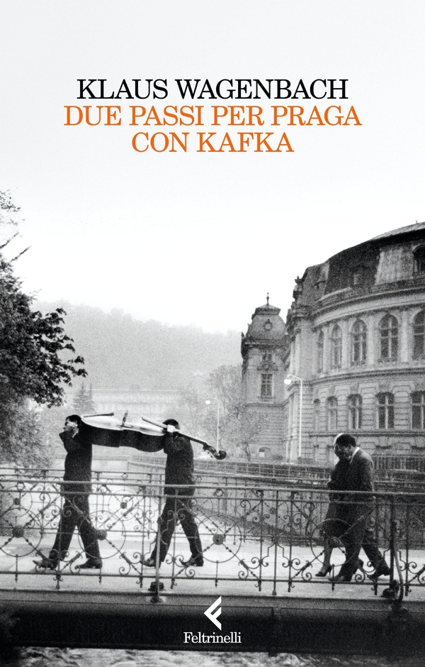 Due passi per Praga con Kafka - Librerie.coop
