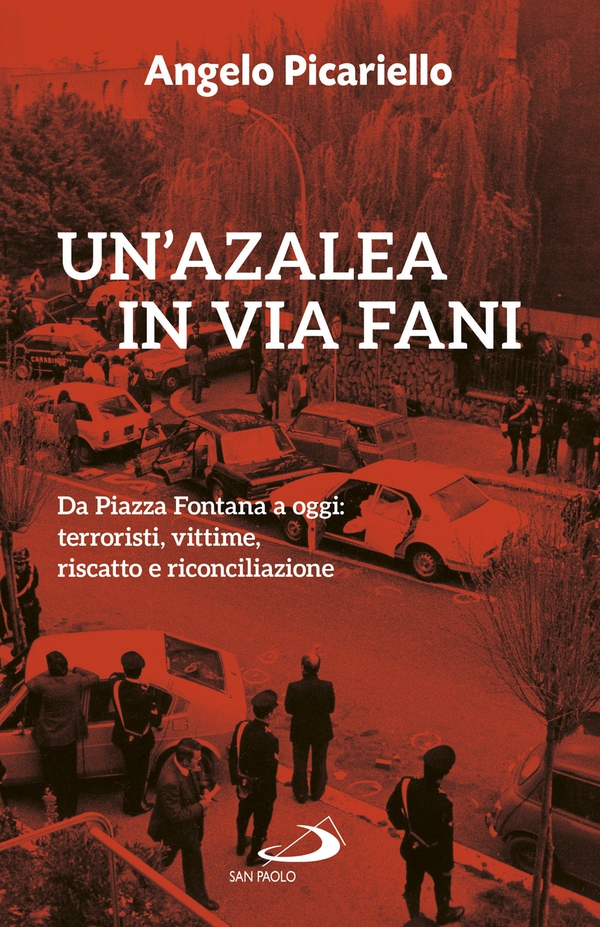 Un'azalea in via Fani - Librerie.coop