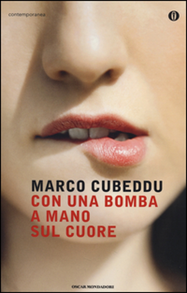Con una bomba a mano sul cuore - Librerie.coop Con una bomba a mano sul cuore - Librerie.coop