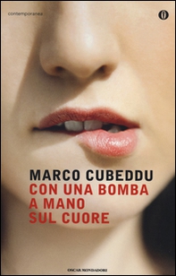 Con una bomba a mano sul cuore - Librerie.coop