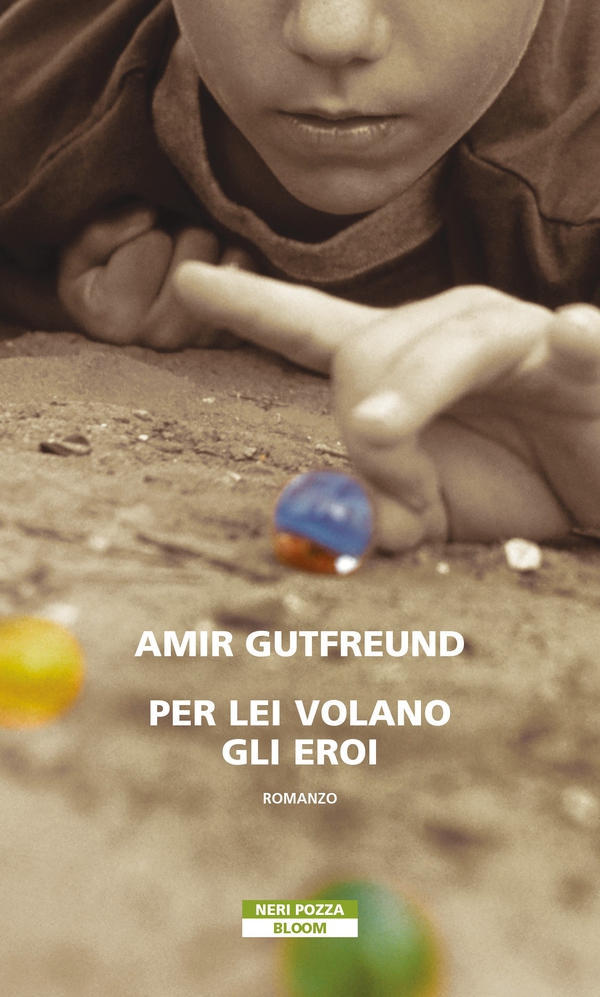 Per lei volano gli eroi - Librerie.coop Per lei volano gli eroi - Librerie.coop