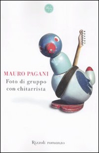 Foto di gruppo con chitarrista - Librerie.coop