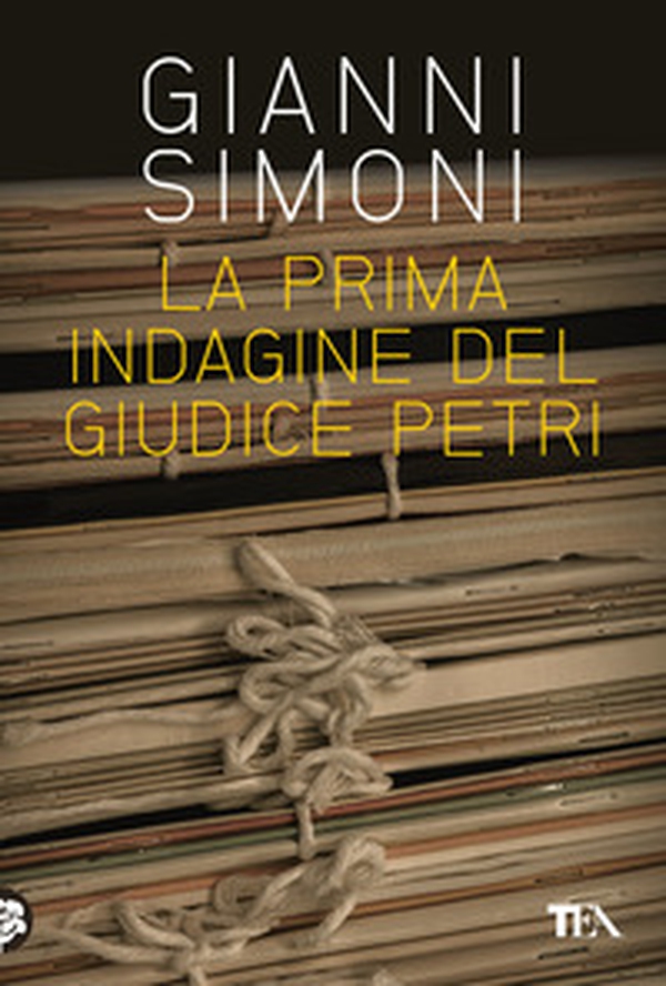 La prima indagine del giudice Petri seguito da «Il cadavere nella valigia» - Librerie.coop La prima indagine del giudice Petri seguito da «Il cadavere nella valigia» - Librerie.coop