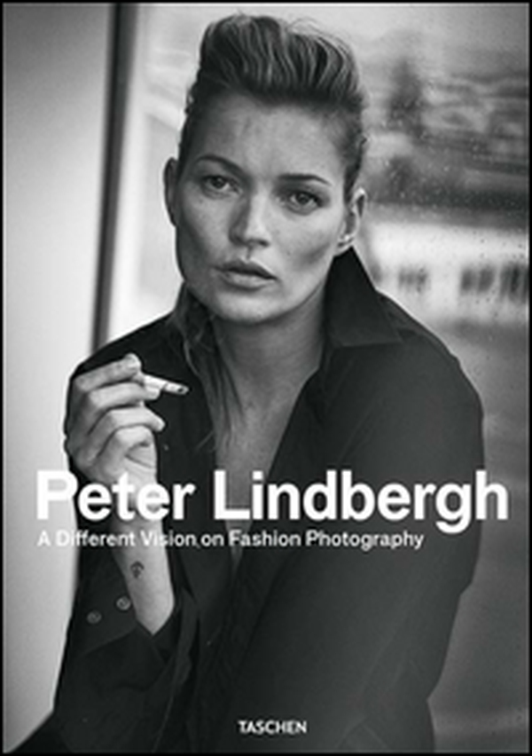 Peter Lindbergh. A different vision on fashion photography. Catalogo della mostra (Rotterdam, 10 settembre 2016-12 febbraio 2017). Ediz. inglese, francese e tedesca - Librerie.coop Peter Lindbergh. A different vision on fashion photography. Catalogo della mostra (Rotterdam, 10 settembre 2016-12 febbraio 2017). Ediz. inglese, francese e tedesca - Librerie.coop