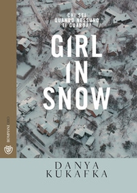Girl in snow - Librerie.coop Girl in snow - Librerie.coop