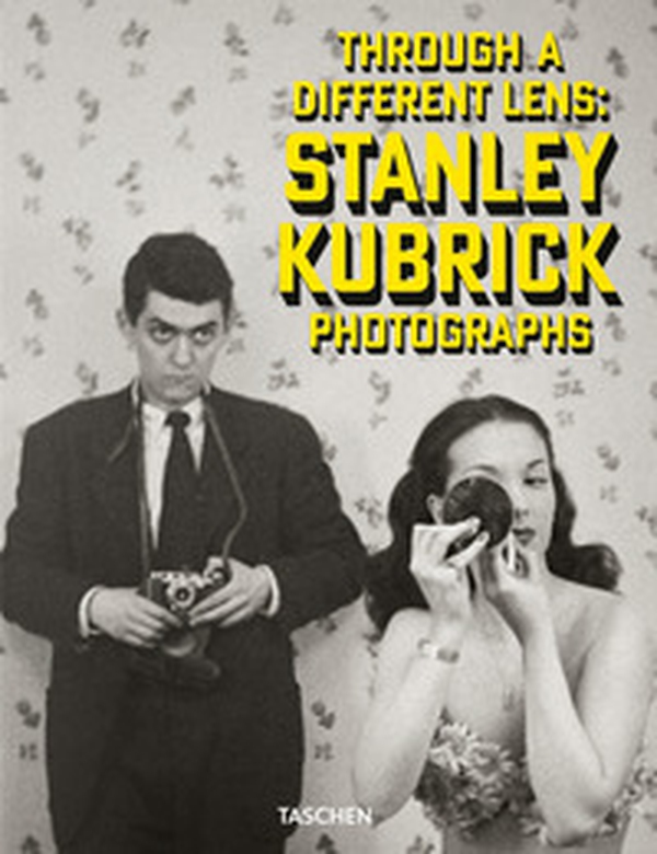 Through a different lens: Stanley Kubrick photographs. Ediz. inglese, francese e tedesca - Librerie.coop Through a different lens: Stanley Kubrick photographs. Ediz. inglese, francese e tedesca - Librerie.coop