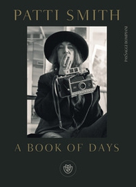 A book of days. Ediz. italiana - Librerie.coop