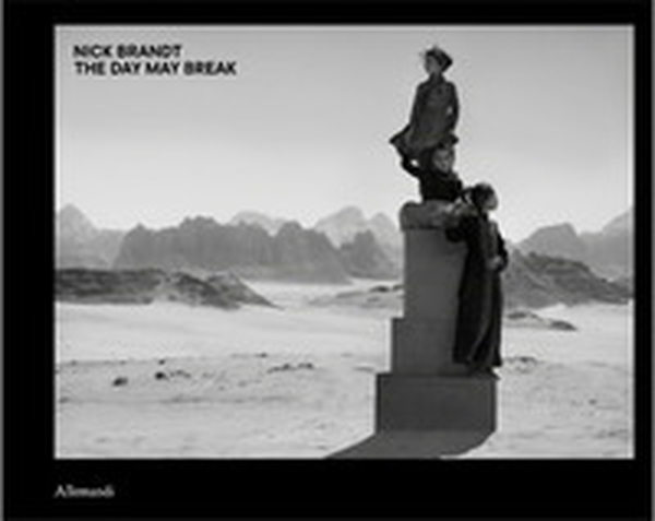 Nick Brandt. The day may break. Ediz. italiana - Librerie.coop