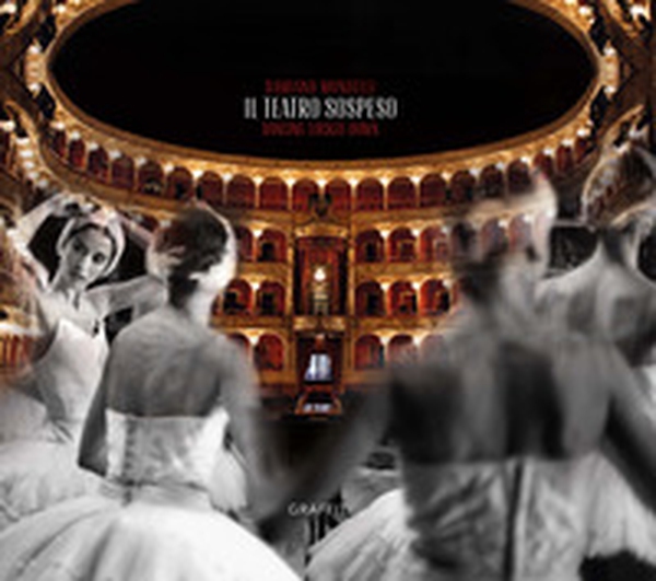 Teatro sospeso. Dancing locked-down. Ediz. italiana e inglese - Librerie.coop Teatro sospeso. Dancing locked-down. Ediz. italiana e inglese - Librerie.coop