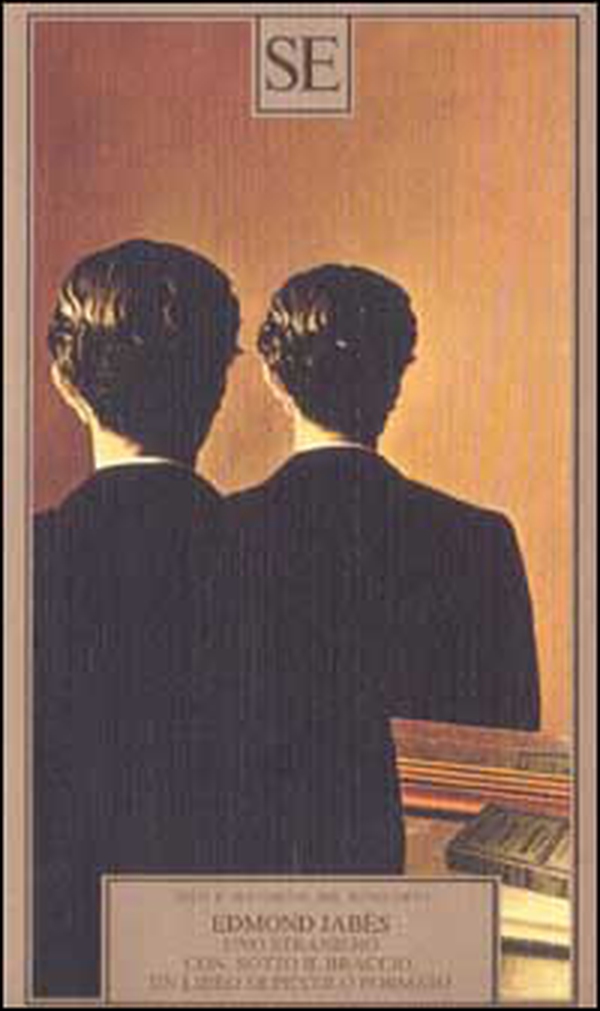 Uno straniero con, sotto il braccio, un libro di piccolo formato - Librerie.coop Uno straniero con, sotto il braccio, un libro di piccolo formato - Librerie.coop