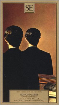 Uno straniero con, sotto il braccio, un libro di piccolo formato - Librerie.coop Uno straniero con, sotto il braccio, un libro di piccolo formato - Librerie.coop