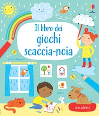 Il libro dei giochi scaccia-noia. Con adesivi - Librerie.coop