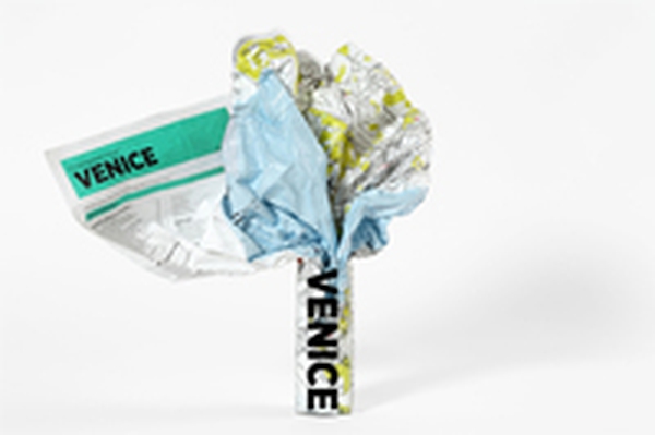 Crumpled city map. Venice - Librerie.coop Crumpled city map. Venice - Librerie.coop